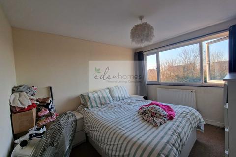 4 bedroom end of terrace house to rent, Robinswood Gardens, Gloucester, Gloucestershire