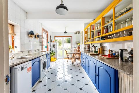 80 Warwick Gardens, London, N4 1JA