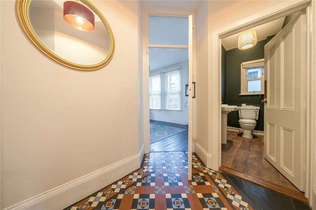 Hallway/Cloakroom
