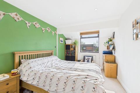 7 Baristow Close, Chester, CH2 2EA