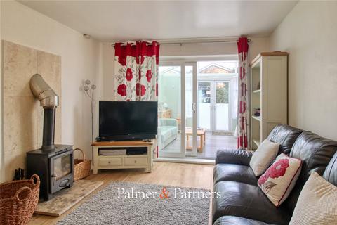 17 Poplar Grove, Burnham-on-crouch, CM0 8RJ