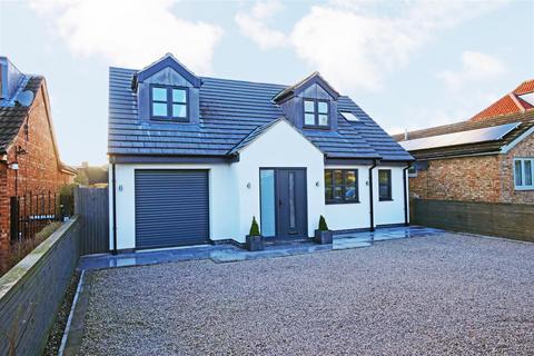 4 bedroom detached house for sale, York Road, Haxby