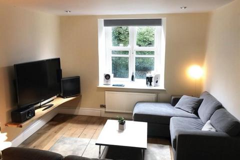 2 bedroom flat to rent, Crispin Street, London E1