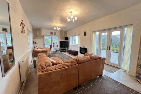 3 bedroom detached bungalow for sale, Llwydcoed CF44