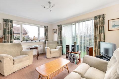 2 bedroom bungalow for sale, Moor Park Drive, Addingham LS29
