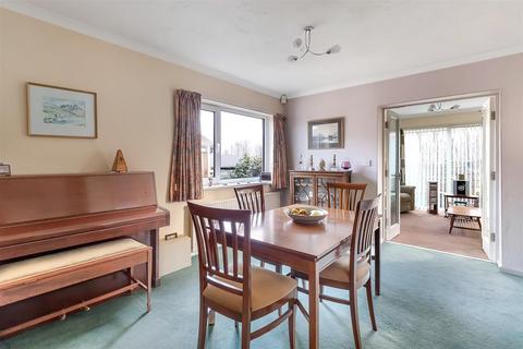 2 bedroom bungalow for sale, Moor Park Drive, Addingham LS29