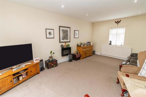 2 bedroom terraced bungalow for sale, The Mews, Tynemouth.