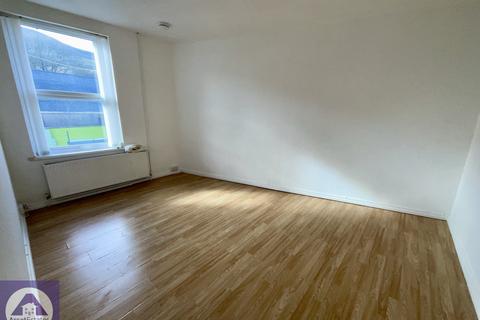 1 bedroom flat to rent, High Street, Blaina