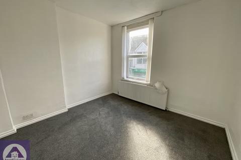 1 bedroom flat to rent, High Street, Blaina