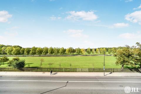3 bedroom apartment to rent, Sunflower Court, London N4