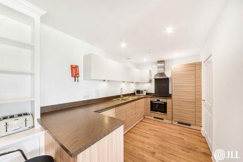 3 bedroom apartment to rent, Sunflower Court, London N4