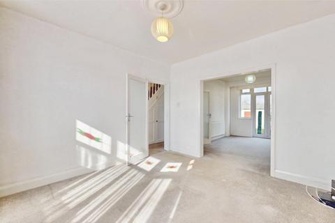 4 bedroom end of terrace house for sale, Pemberton Gardens, Chadwell Heath, RM6