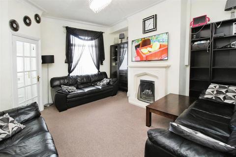 68 Bartle Lane, Bradford, BD7 4QA