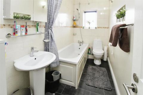 68 Bartle Lane, Bradford, BD7 4QA