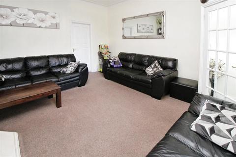 68 Bartle Lane, Bradford, BD7 4QA