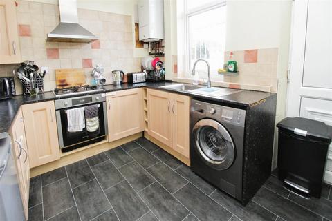 68 Bartle Lane, Bradford, BD7 4QA