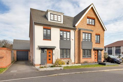 13 Candy Dene, Weldon, Swanscombe, DA10 1AN