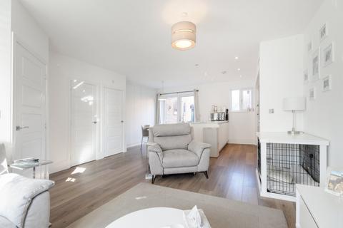 13 Candy Dene, Weldon, Swanscombe, DA10 1AN