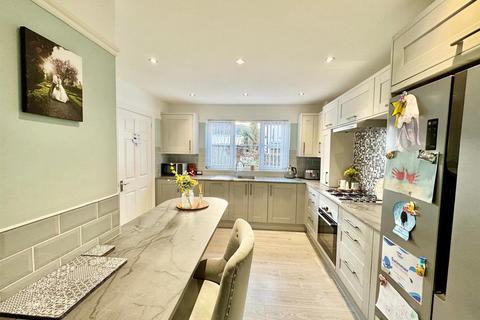 3 bedroom house for sale, Parry Road, Llanrwst