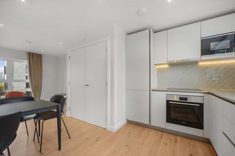 2 bedroom flat to rent, 161 Evelyn Street Deptford SE8