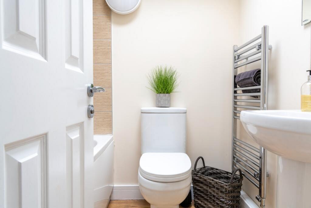 This well-maintained single toilet features a c...