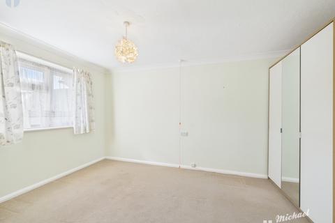 2 bedroom bungalow for sale, William Hill Drive, Bierton, Aylesbury, Buckinghamshire