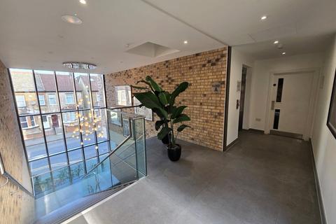 3 bedroom apartment for sale, Blyth Road, Hayes, Greater London, UB3