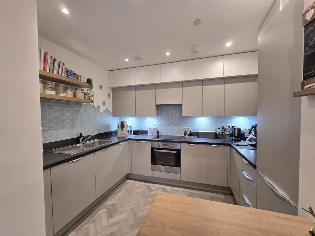 Kitchen (2)