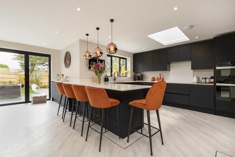 119 Cuffley Hill, Goffs Oak, Waltham Cross, EN7 5EZ