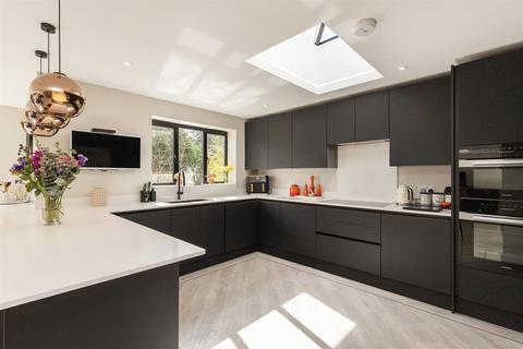 119 Cuffley Hill, Goffs Oak, Waltham Cross, EN7 5EZ
