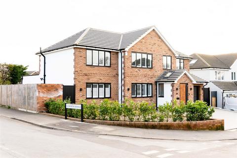 119 Cuffley Hill, Goffs Oak, Waltham Cross, EN7 5EZ