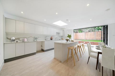 5 bedroom terraced house for sale, Wakehurst Road, Battersea