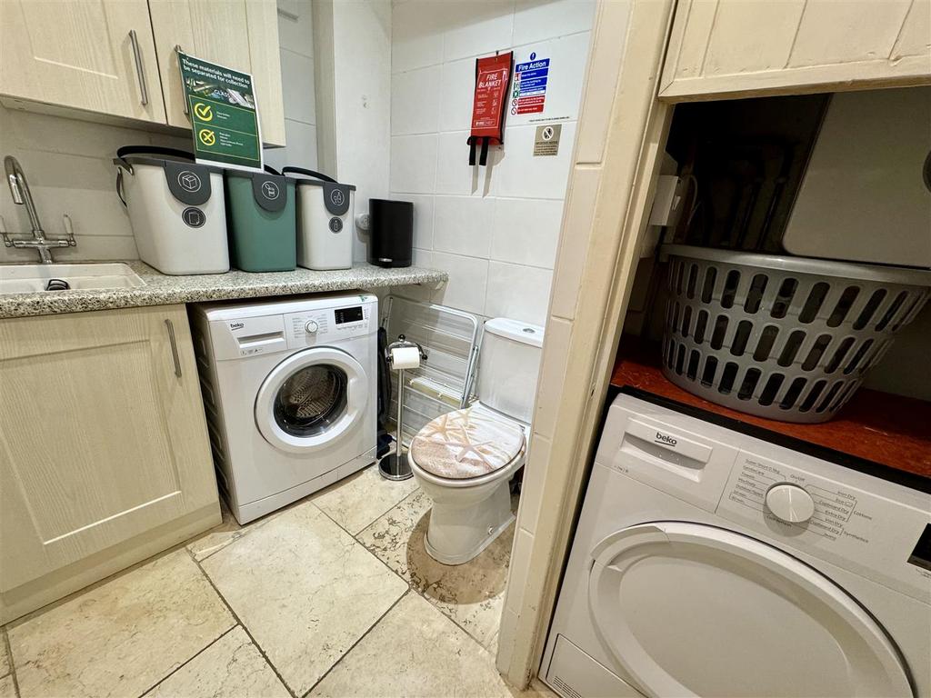 Utility Room/WC