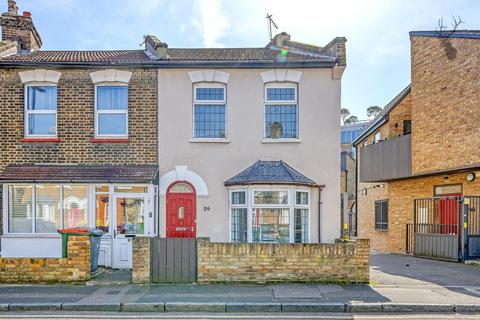 2 bedroom end of terrace house for sale, Chestnut Avenue, Forest Gate