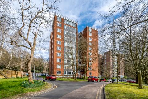 3 bedroom flat for sale, Lymer Avenue, London SE19