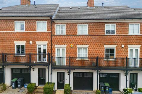 24 Mowbray Close, Epping, CM16 5AZ