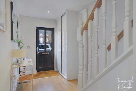24 Mowbray Close, Epping, CM16 5AZ