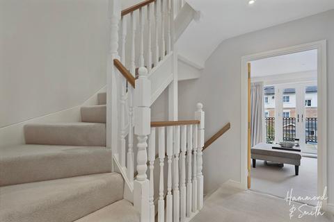 24 Mowbray Close, Epping, CM16 5AZ