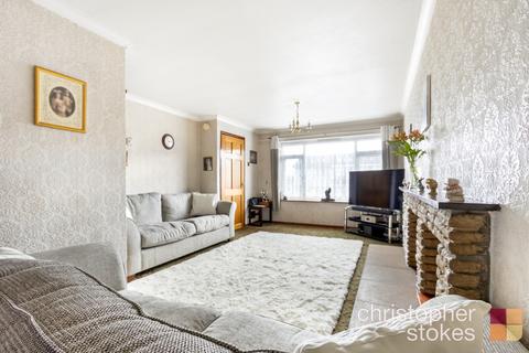 3 bedroom end of terrace house for sale, Smarts Green, Cheshunt, Waltham Cross, Hertfordshire, EN7 6BB