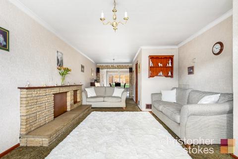 3 bedroom end of terrace house for sale, Smarts Green, Cheshunt, Waltham Cross, Hertfordshire, EN7 6BB