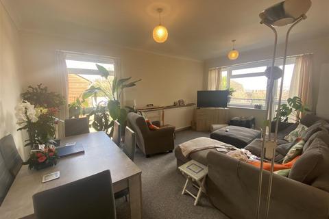 2 bedroom flat to rent, Hastings Road, Bexhill-On-Sea