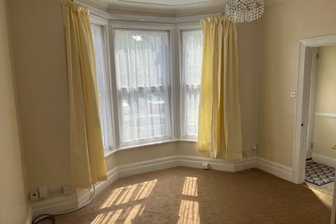 3 bedroom terraced house for sale, Preston Road, London SE19