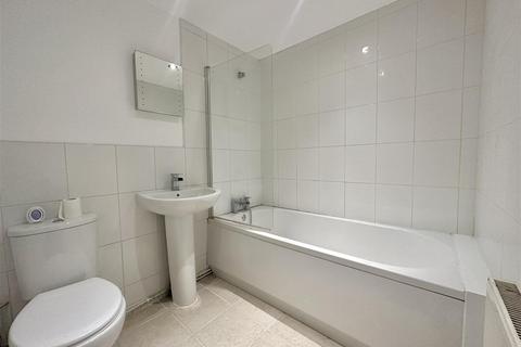 2 bedroom apartment to rent, Peterlee Place, Derby DE24