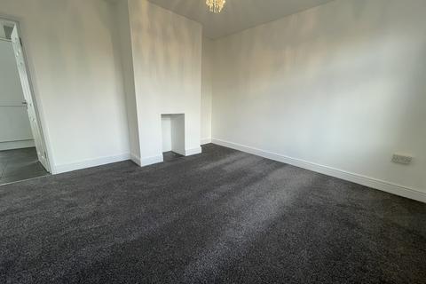 2 bedroom terraced house to rent, Marlyon Road, Ilford IG6