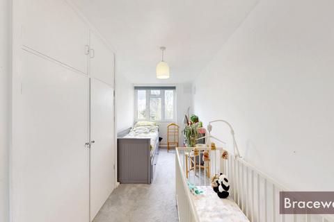 17 Tredegar Road, London, N11 2PY