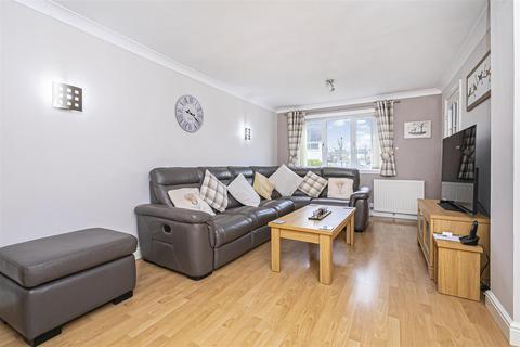 51 Forker Avenue, Rosyth, Dunfermline, KY11 2UH