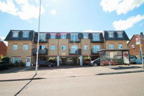 2 bedroom flat to rent, Central Court, Chigwell, Essex