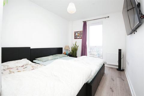 3 bedroom apartment to rent, Sandy House, Barking,, IG11