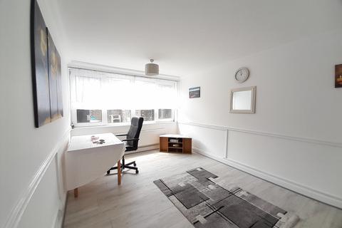 3 bedroom apartment for sale, Kinglake Street, Southwark, London, SE17