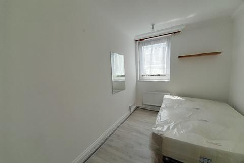 3 bedroom apartment for sale, Kinglake Street, Southwark, London, SE17